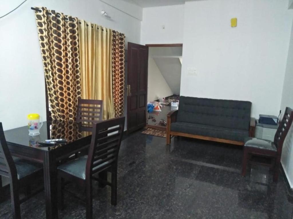 Coral Homes Kochi ภายนอก รูปภาพ